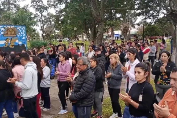  Familiares de Loan y vecinos de 9 de Julio marcharon para pedir que aparezca con vida