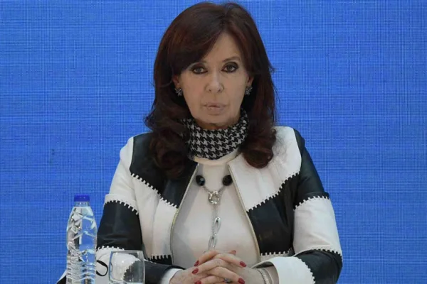 Cristina Kirchner reapareció y criticó al Gobierno