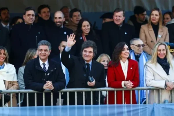 Milei y su gabinete participaron del desfile por el Día de la Independencia