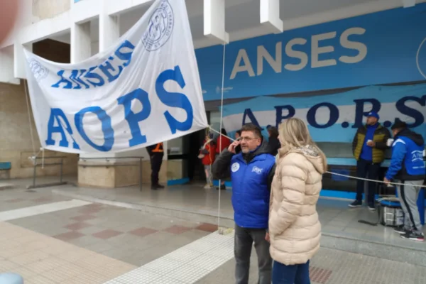 Trabajadores denuncian el cierre de la delegación de ANSES en zona sur