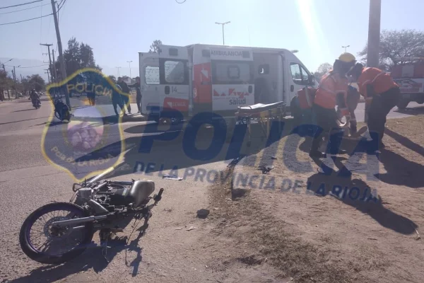 Un motociclista herido tras un fuerte choque de motocicletas