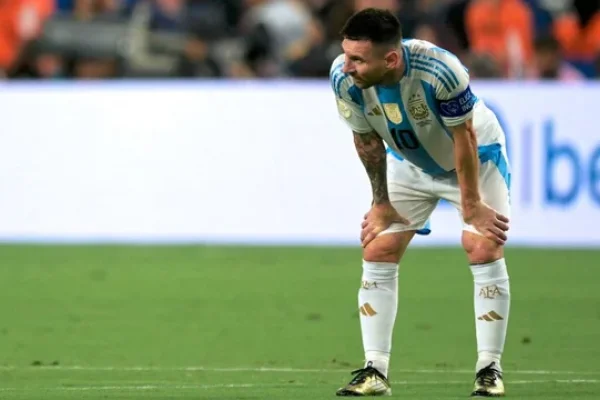 Messi sufrió una lesión ligamentaria en el tobillo derecho: cuánto tiempo estará sin jugar