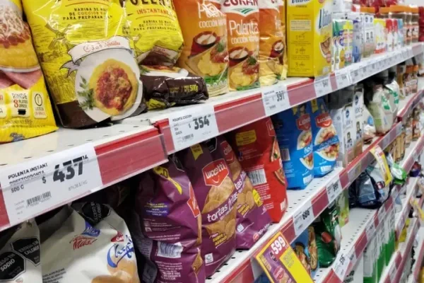 El consumo en supermercados y autoservicios cayó 12,5% interanual en junio
