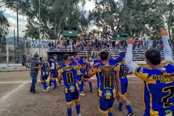 Defensores ganó y se corta solo en lo más alto del torneo