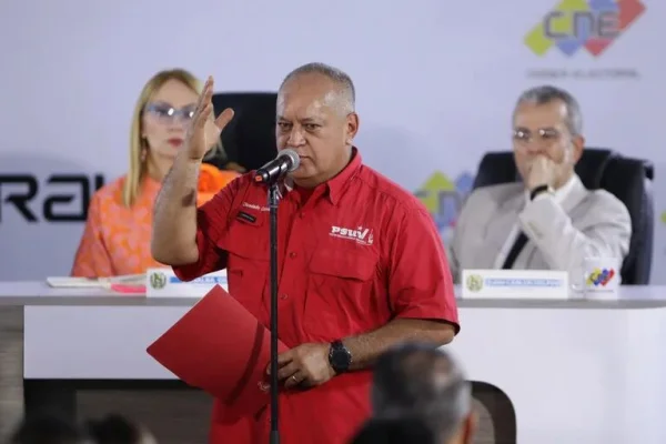 Diosdado Cabello llamó a tomar las calles y crece la tensión en Caracas