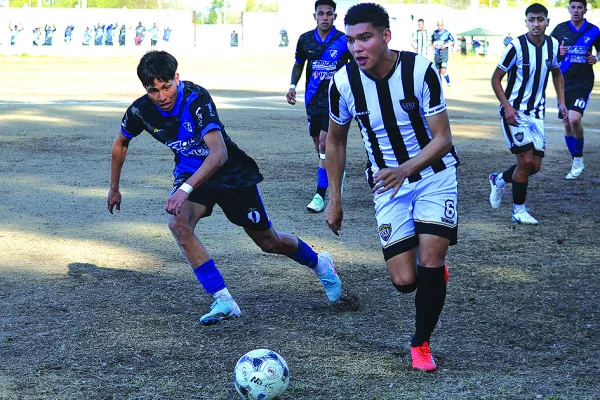 San Vicente fue más efectivo y se quedó con el duelo “Santo”