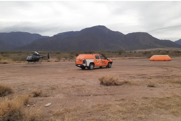 Cordón de Velazco: los Brigadistas comienzan a controlar el fuego, aunque el clima no ayuda