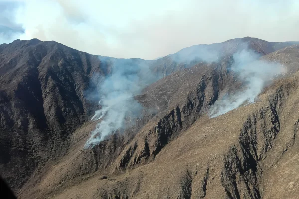 El incendio en el Velasco aun sigue activo