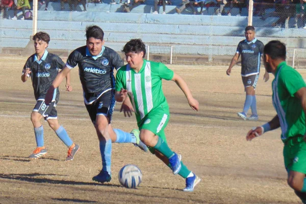 Anguinán venció a Atlético y sale del fondo