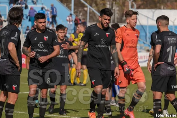 Colón perdió con nuevo técnico y no levanta cabeza