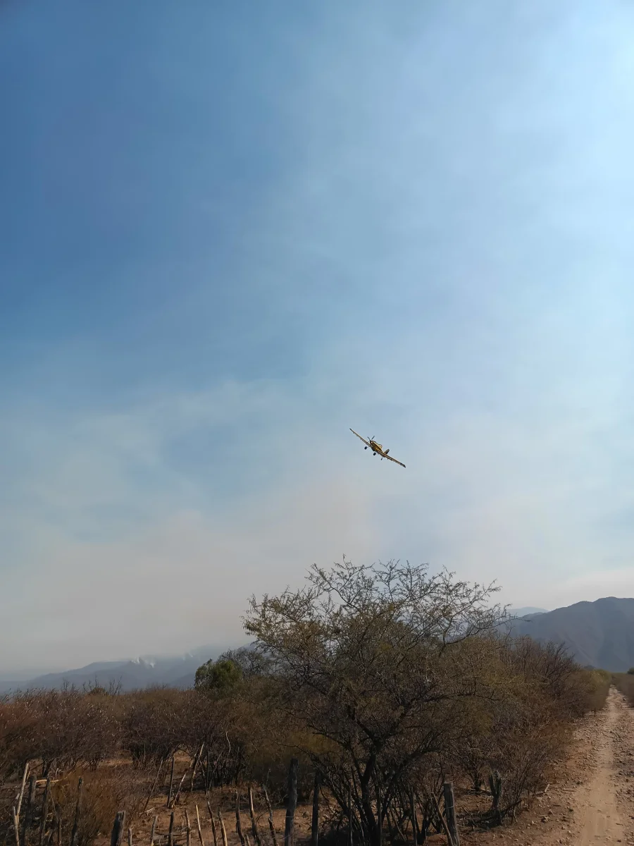 El clima dificulta las tareas de rescate del avión