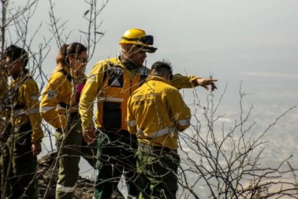 Continúan las tareas de búsqueda del piloto y la aeronave en el cordón del Velasco