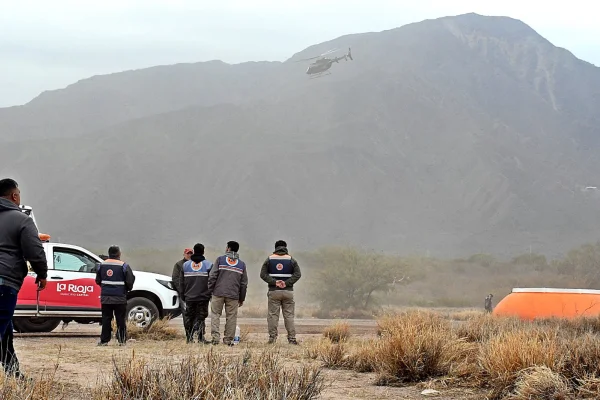 Los equipos de rescate divisaron la aeronave perdida en el Velasco