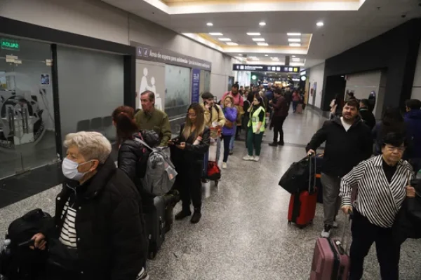 Comenzaron las protestas de los pilotos en Aeroparque y empiezan las complicaciones