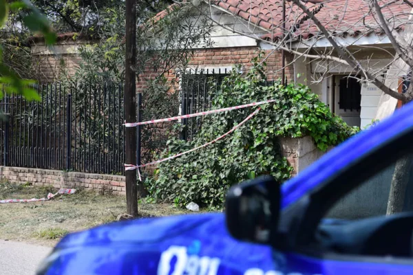 La casa del horror. Una mujer convivía con los cadáveres de sus hermanos en Córdoba