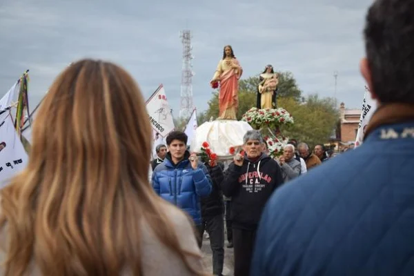 Tere Madera participó de la Procesión en honor a Santa Rosa