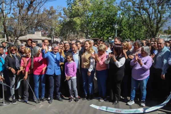 Inauguran asfaltado e iluminación en Capital