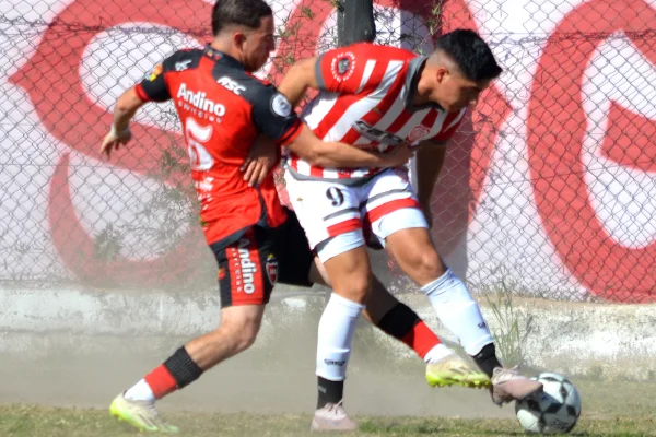 Estudiantes se quedó con un histórico triunfo ante Andino