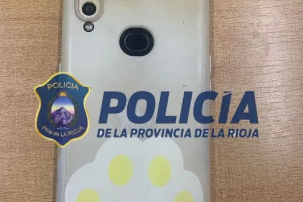 Compró un celular robado  y lo tuvo que devolver