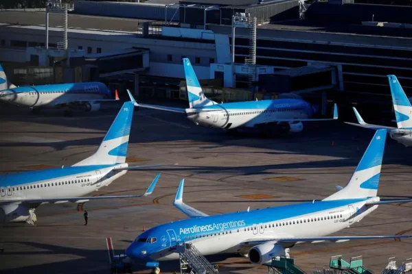 Aerolíneas Argentinas anunció nuevos vuelos nocturnos a precios promocionales: cuestan hasta un 50% menos