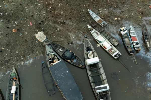 La sequía extrema en Amazonas amenaza con vaciar los ríos y marcar un nuevo récord