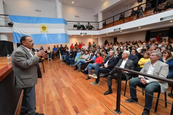 En Paraná, Quintela llamó a “potenciar las coincidencias”