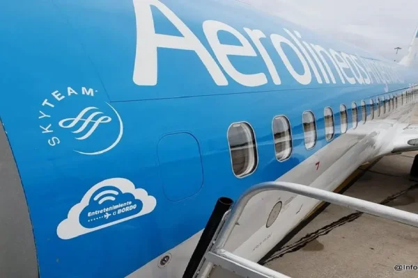 Terminó el paro de pilotos y tripulantes de cabina contra Aerolíneas Argentinas