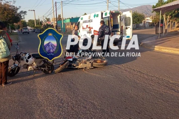 Una mujer resultó herida luego del choque de dos motocicletas