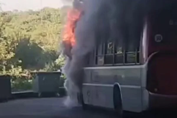 Evacuaron un colectivo que viajaba de Chilecito a Córdoba tras un principio de incendio