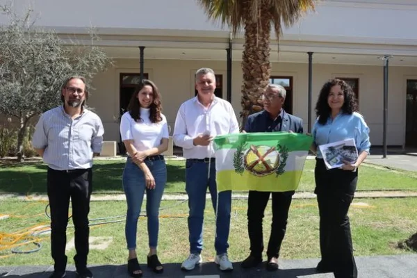 Bandera de la Chaya ya está en el Paseo Cultural