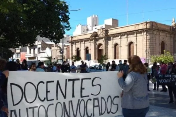 Docentes Autoconvocados convocan a movilizarse este jueves y rechazan posibles descuentos