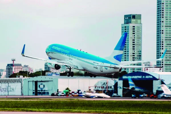 Nación anunció tratativas para ceder Aerolíneas Argentinas