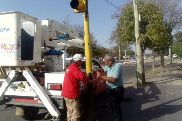 El Municipio avanza con tareas de reparación de semáforos