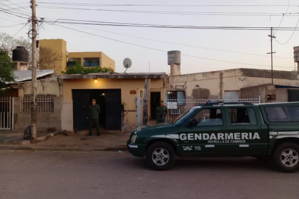 Golpe al narcomenudeo arroja tres detenidos