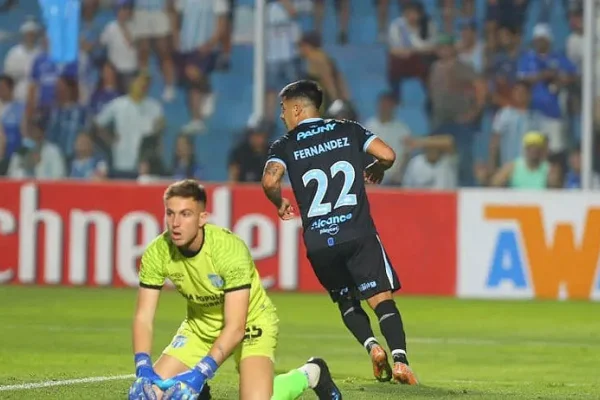 Belgrano le ganó a  Atlético Tucumán y le impidió ser el único escolta