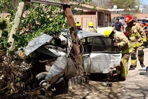 Catamarca: se durmió al volante, chocó contra un poste y embistió a una niña