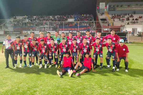 San Lorenzo de Vargas ganó y vuelve Primera