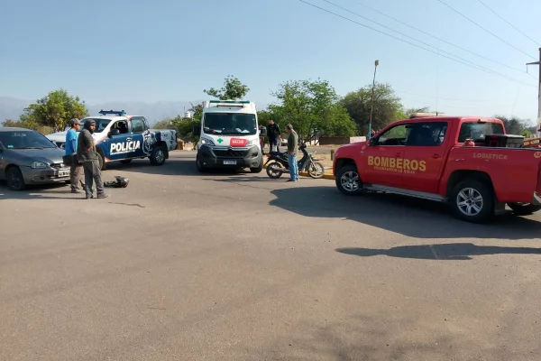 Fuerte colisión vehicular dejó sólo daños materiales