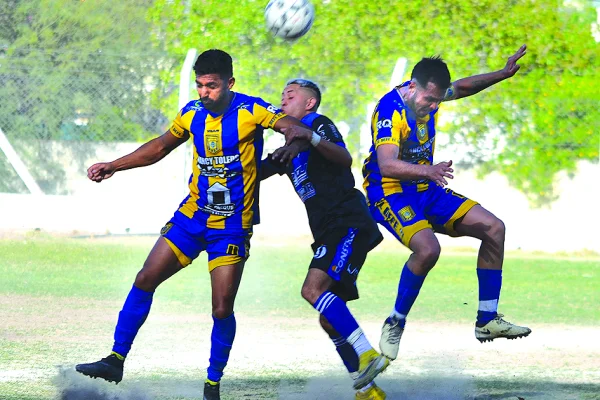 Defensores de la Boca salvó el invicto en el final del partido