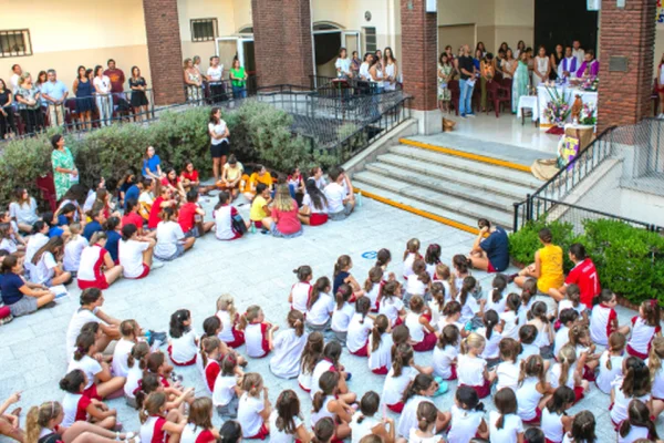 Recoleta: un histórico colegio de mujeres abrirá por primera vez sus puertas a alumnos varones