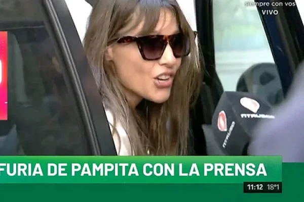 Pampita furiosa con la prensa: “No vengan más, es una falta de respeto”