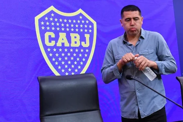 La inestabilidad de los técnicos bajo la dirigencia de Riquelme