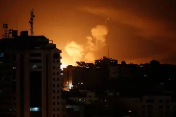 Israel avanza en el sur del Líbano: lanzan una ofensiva terrestre con tanques y aviones