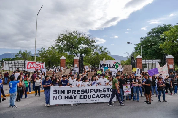 La Rioja se suma a la marcha federal universitaria contra el veto presidencial