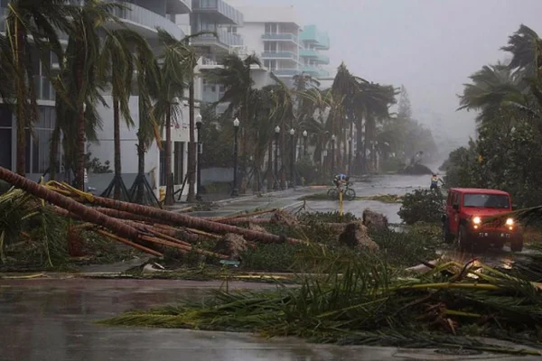 Miami declara el Estado de Emergencia ante el avance del huracán Milton