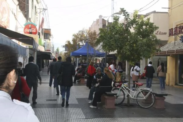 Lunes nublado con posibilidad de lluvias