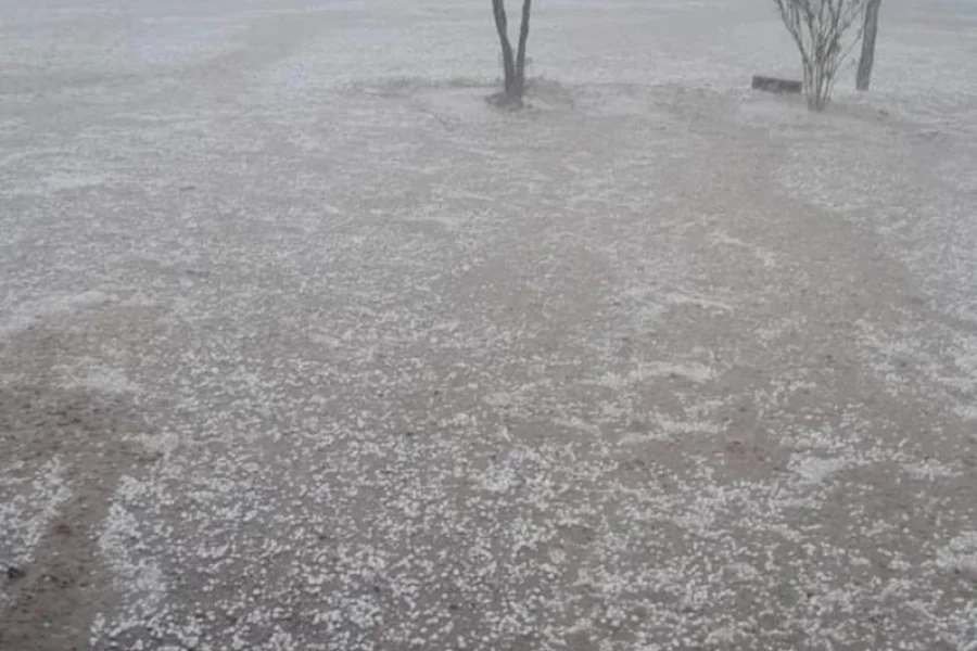 Milagros. En Los Alanices cayó granizo.