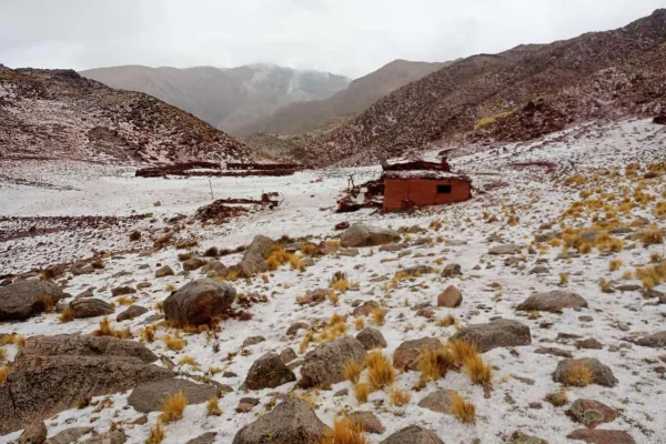 Cayó granizo y crecieron los ríos en el interior