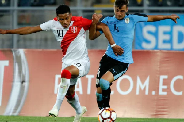 Uruguay visita a un Perú necesitado, en medio del escándalo con Marcelo Bielsa