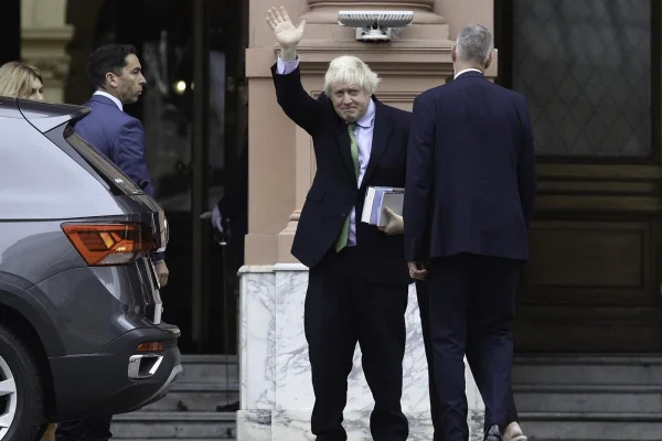 Milei recibió a Boris Johnson y viajaría al Reino Unido a conocer a Mick Jagger